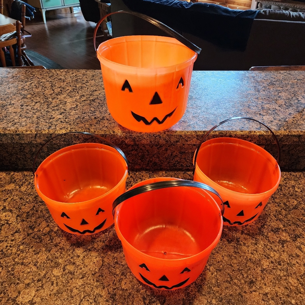 Vintage Blow Mold Plastic Orange Pumpkin Buckets, Set Of 4, 2 Different Sizes